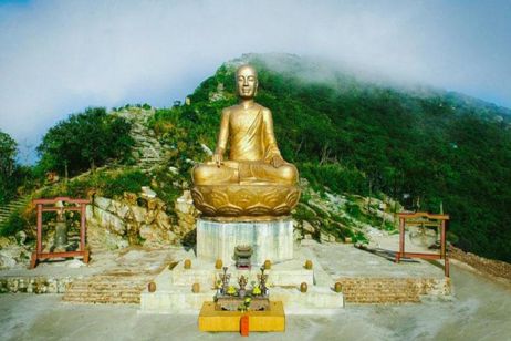 Yen Tu Mountain
