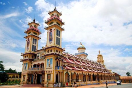 Cao Dai Temple