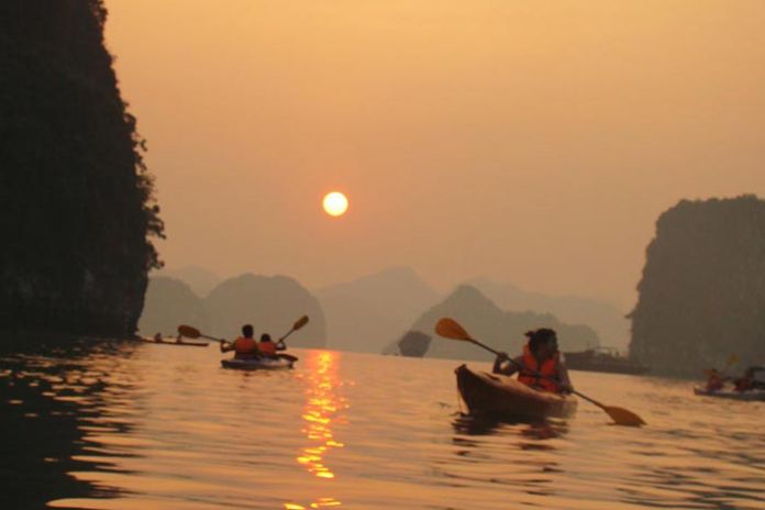 Cong Do - Vung Vieng Fishing Village â€“ Hon Gai - Hanoi