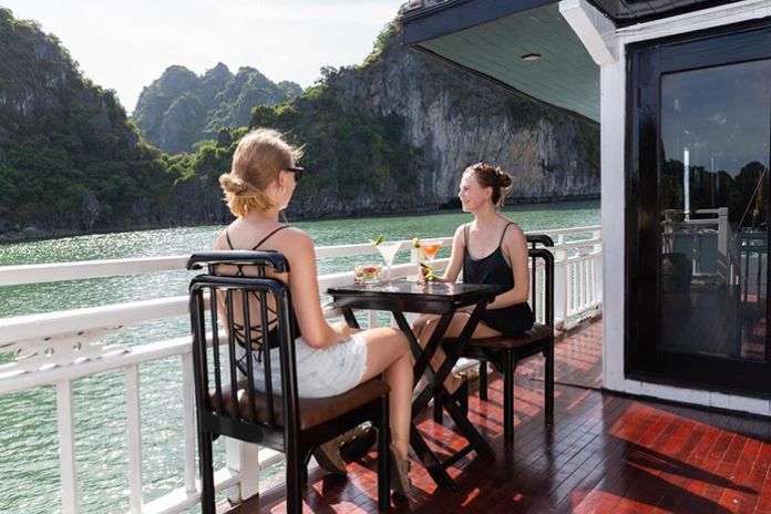 Thien Canh Son Cave - Hon Gai Harbour