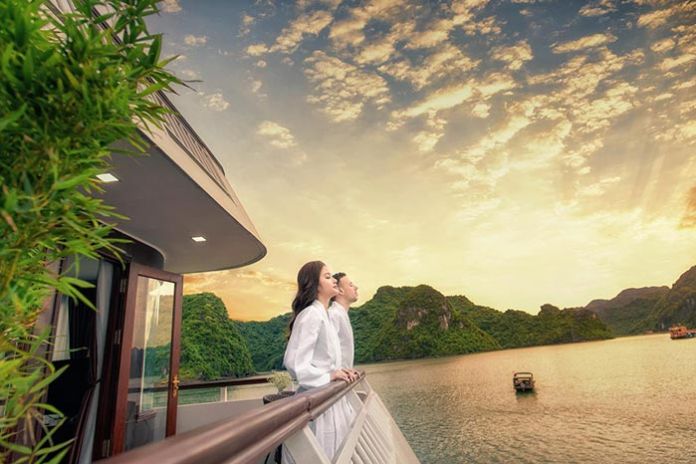 Dora Lan Ha -  Dark & Light Cave - Ha Long Cruise - Hanoi
