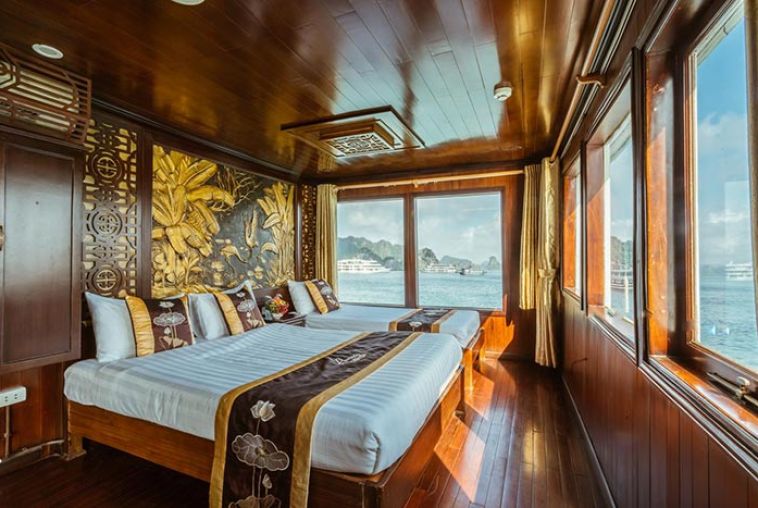 Renea-Cruises-24